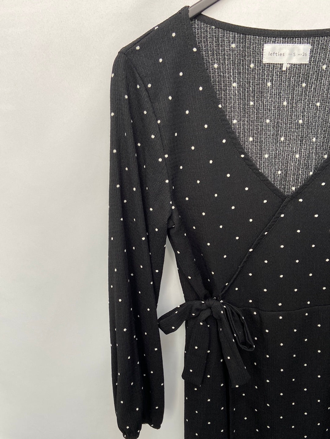 LEFTIES.Vestido negro cruzado T.s