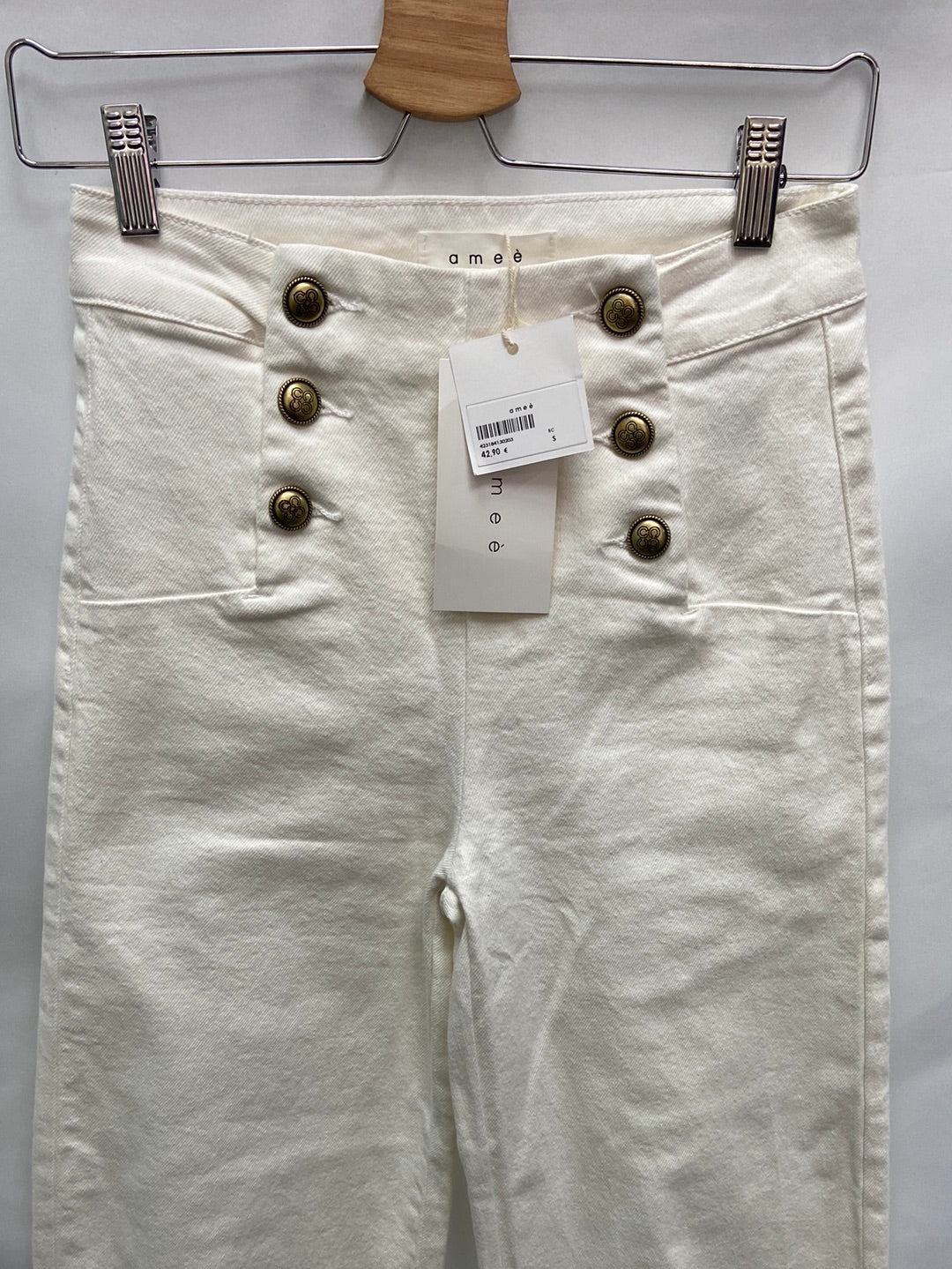 AMEÉ.Pantalones blancos rectos tobilleros T.s