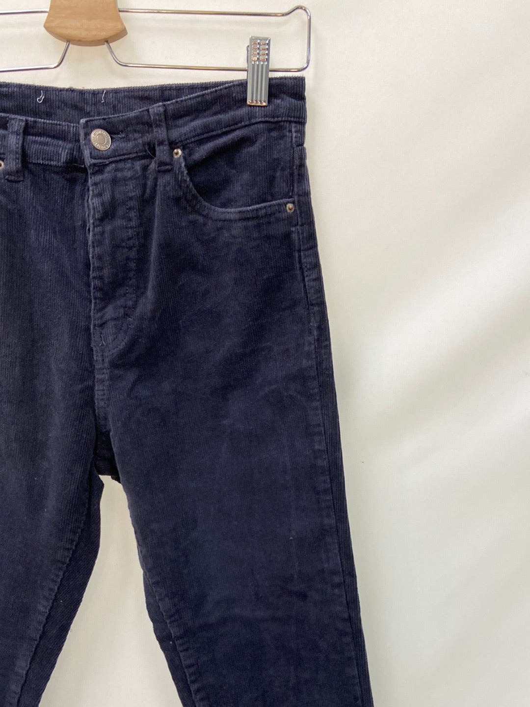 PULL&BEAR.Pantalones pana azules T.38