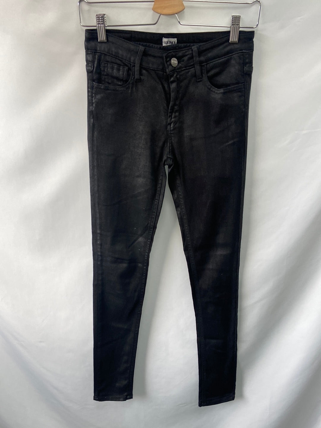 REIKO. Black waxed trousers S.34