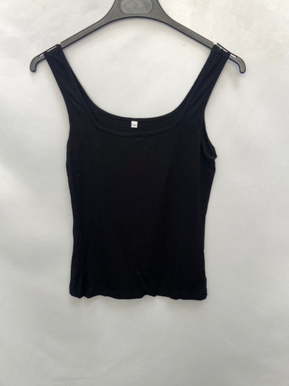 OTRAS.Camiseta básica negra tirantes T.40(m)