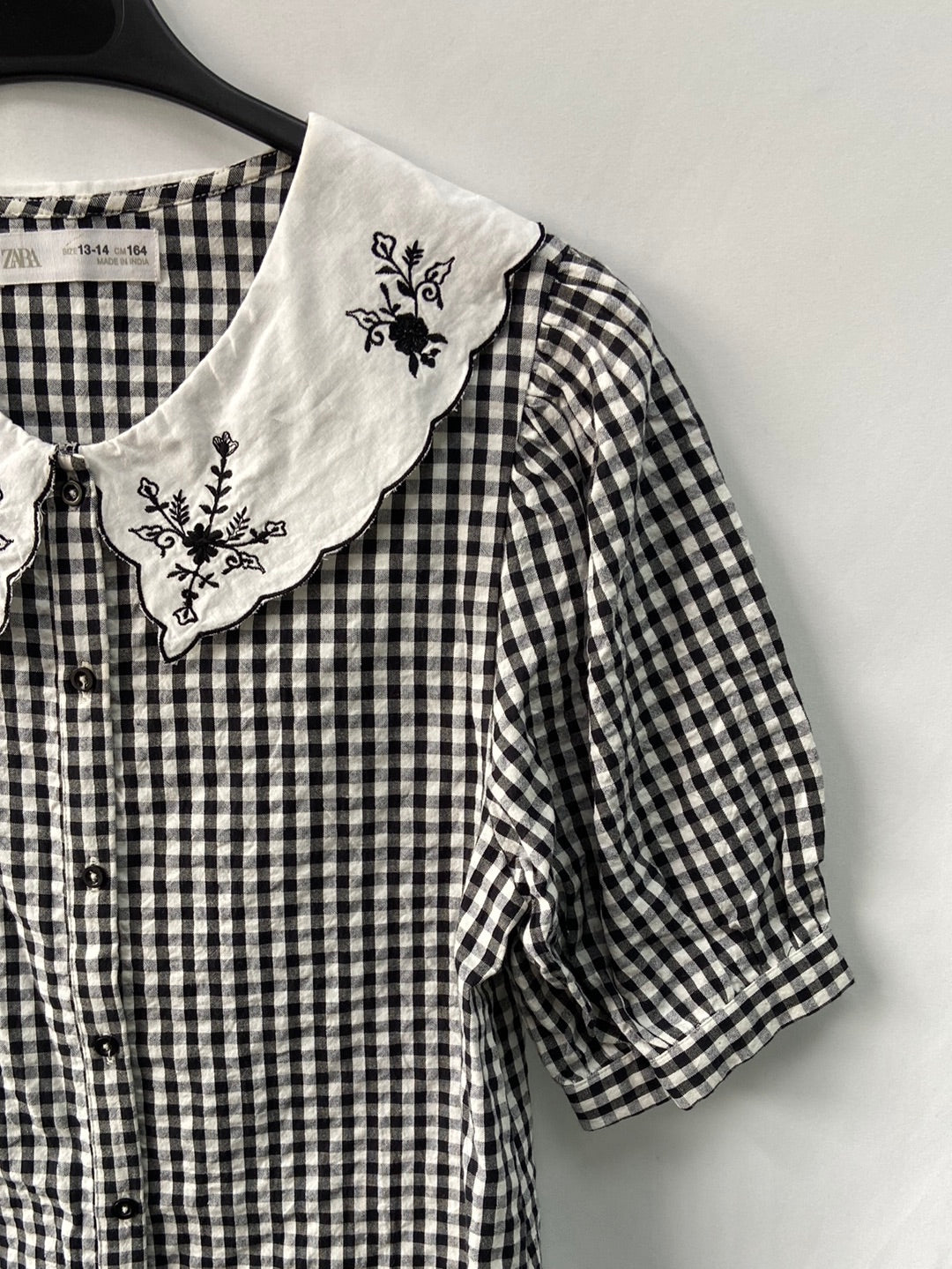 ZARA KIDS.Top cuadros cuello bordado T.13-14