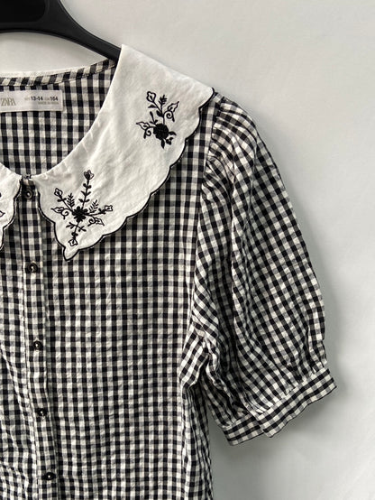 ZARA KIDS.Top cuadros cuello bordado T.13-14