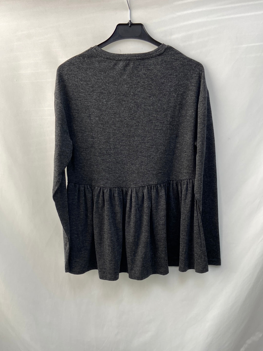 MANGO.Grey ruffled T-shirt T.xs