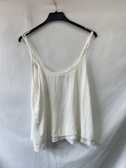 INSIDE.Top blanco bordado T.L