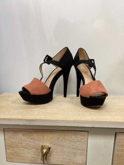 ZARA. Tacón bicolor T.40