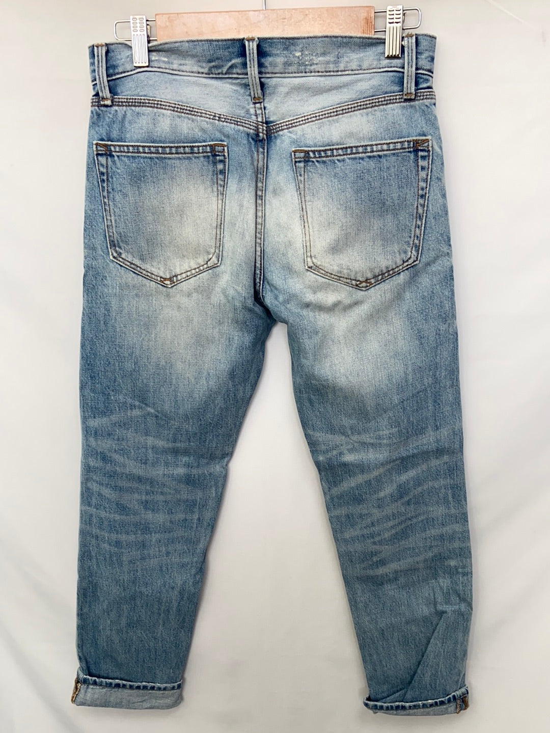 GAP.Vaqueros clásicos claritos T.38