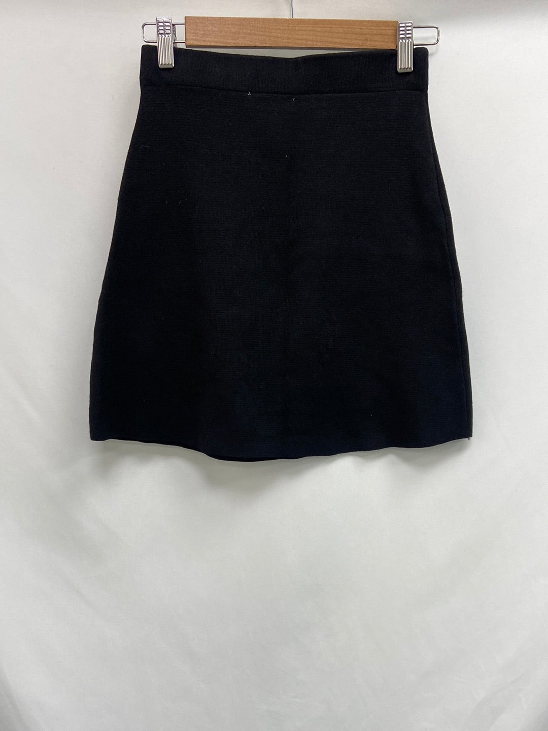 ZARA.Falda corta acampanada T.XS