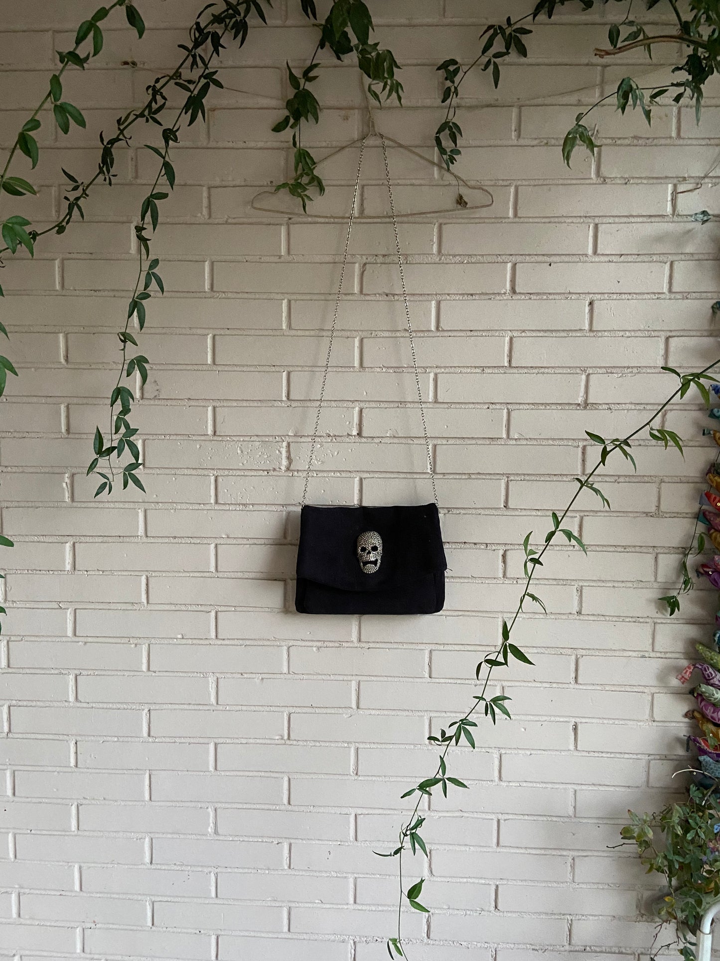 Bolso negro calavera