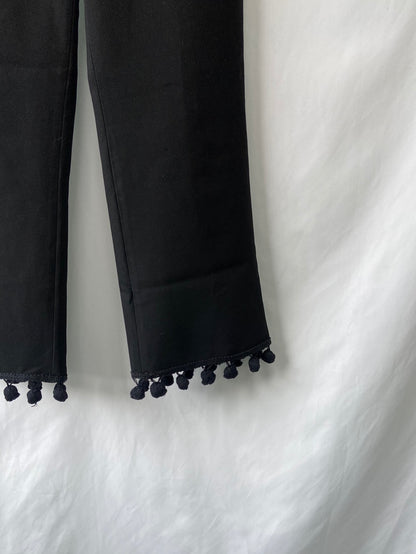 ZARA.Pantalones negros borlas T.XS
