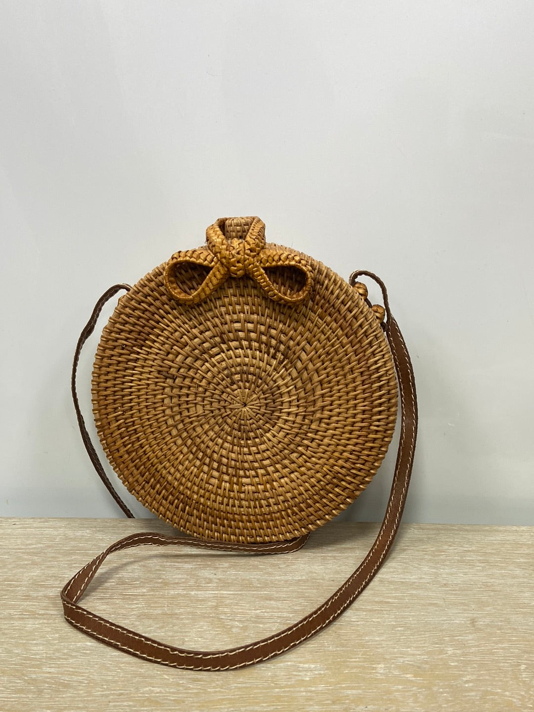 OTHERS. beige raffia bag
