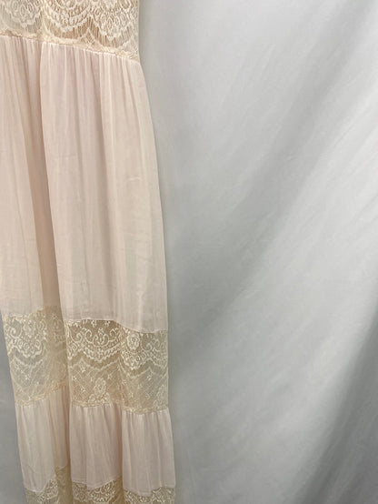 OTHERS. Long pink lace dress Your (s/m)