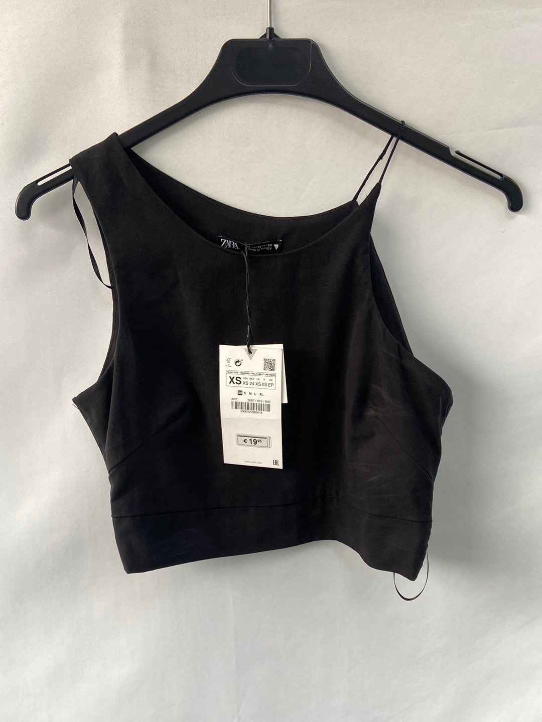 ZARA.Croptop negro T.XS
