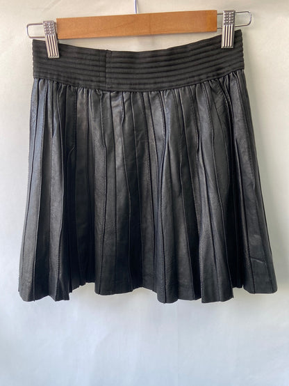 ZARA. Falda plisada polipiel T.s