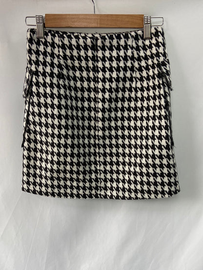 MANGO.Falda corta pata de gallo T.XS