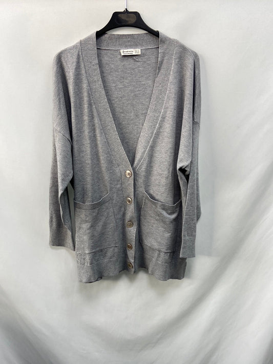 STRADIVARIUS. Grey cardigan with oversized Ts buttons