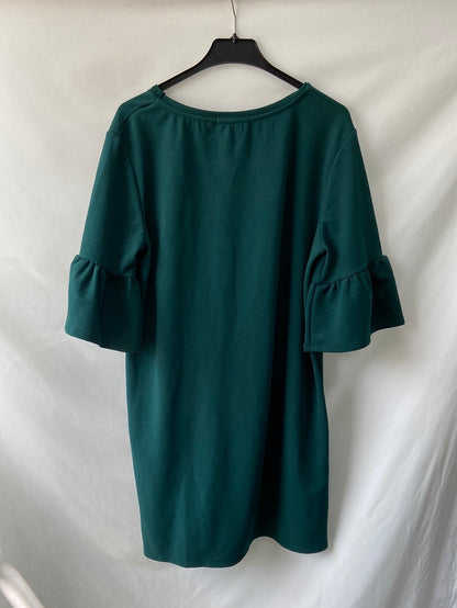 PULL&BEAR. Vestido verde mangas volante T.l