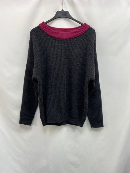 COUNTING CLOUDS. Tm two-tone gray sweater