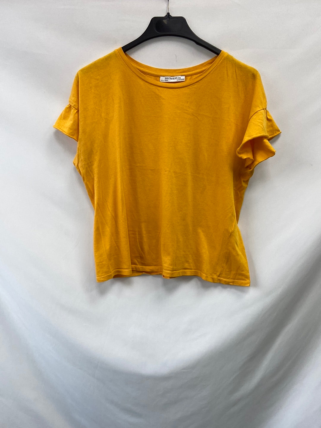ZARA.Camiseta básica mostaza T.S
