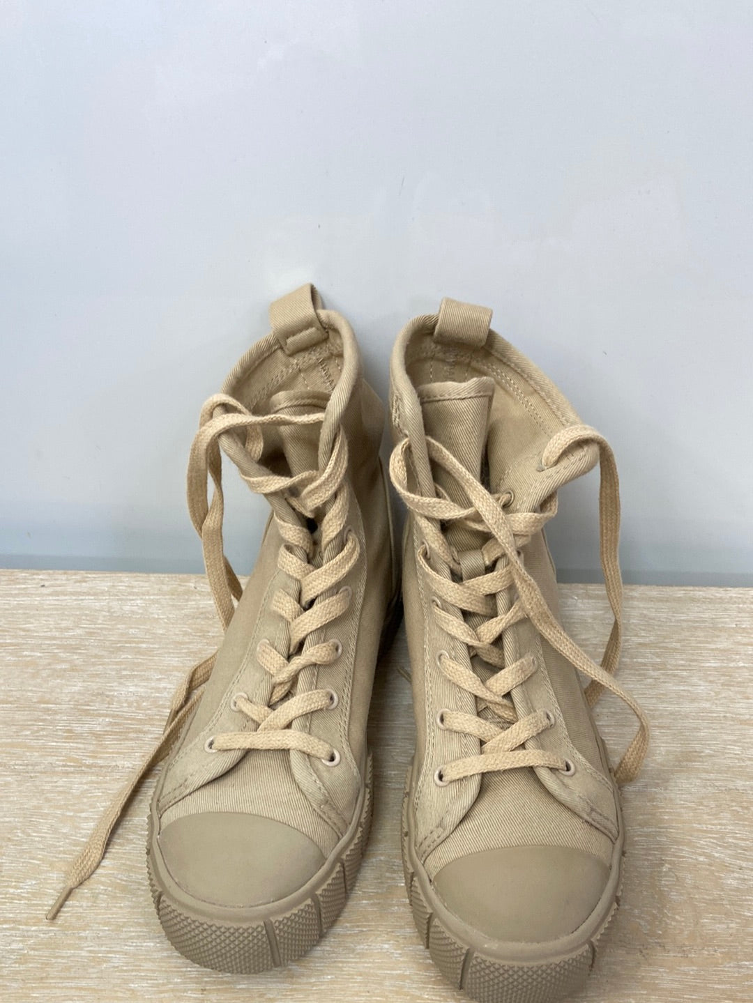 ZARA.Zapatillas beiges botín T.37