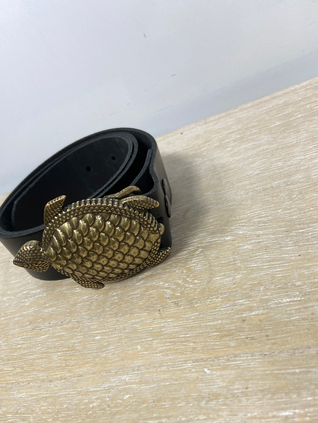 OTHERS. Black leather belt size 85