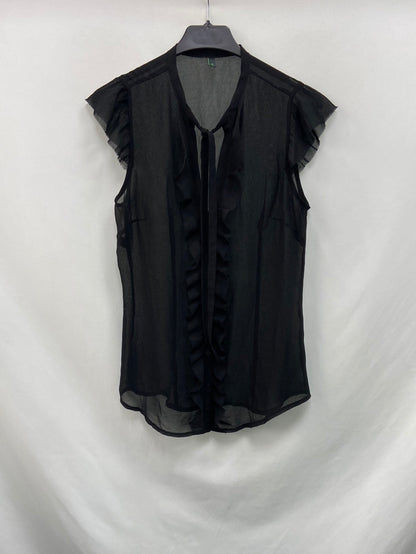 BENETTON.Black ruffled TS blouse