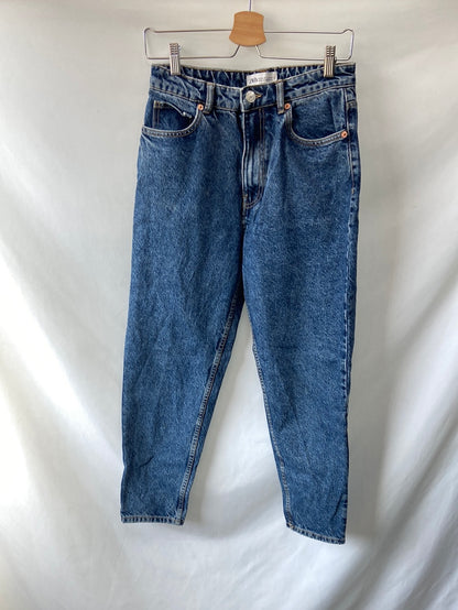 ZARA.Pantalones vaqueros T.38