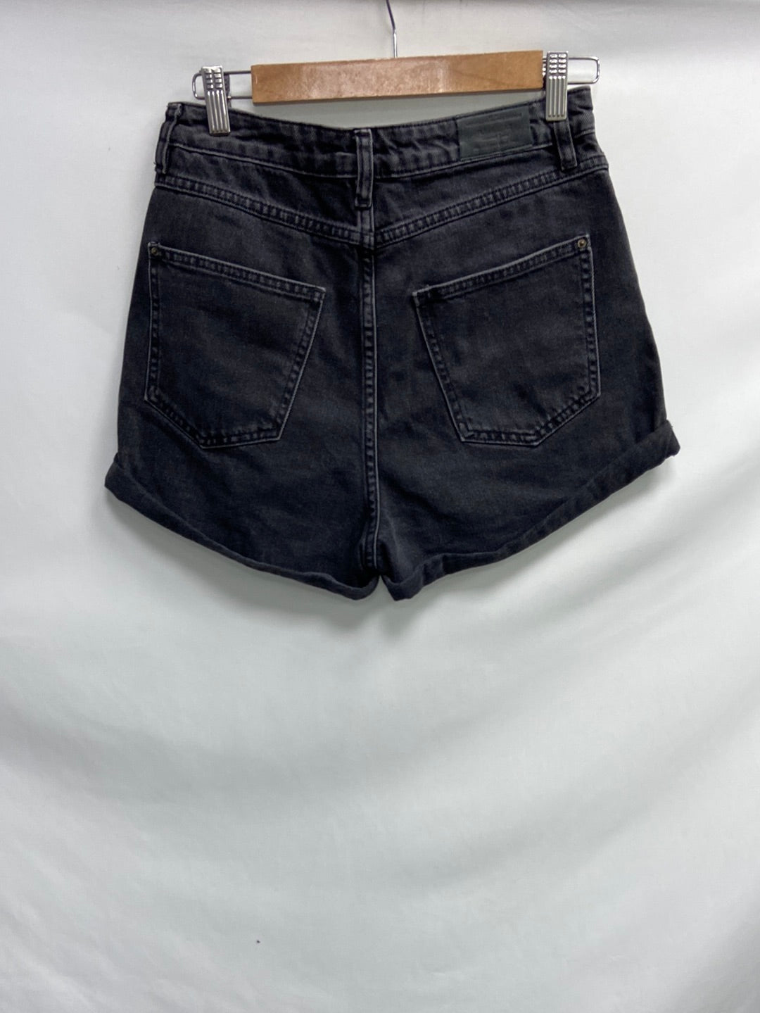 PULL&amp;BEAR. Gray denim shorts T.36