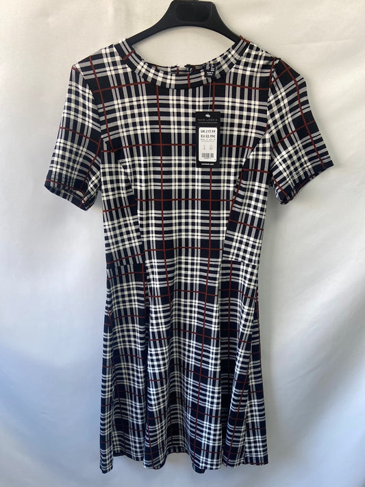 NEW LOOK. Short checked dress size 34