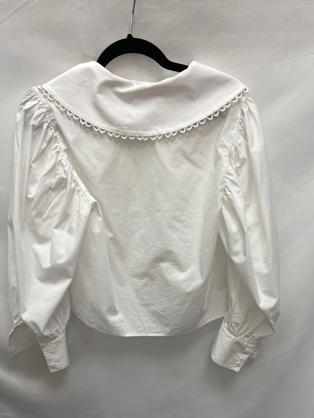 ZARA.Blusa blanca cuello oversized T.XS