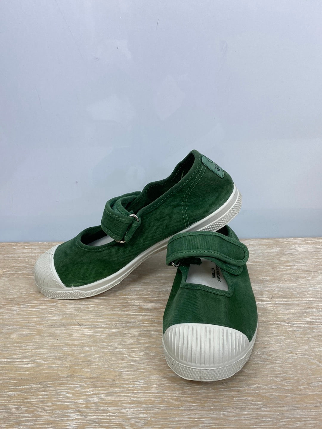 NATURAL WORLD.Zapatillas verdes goma T.32