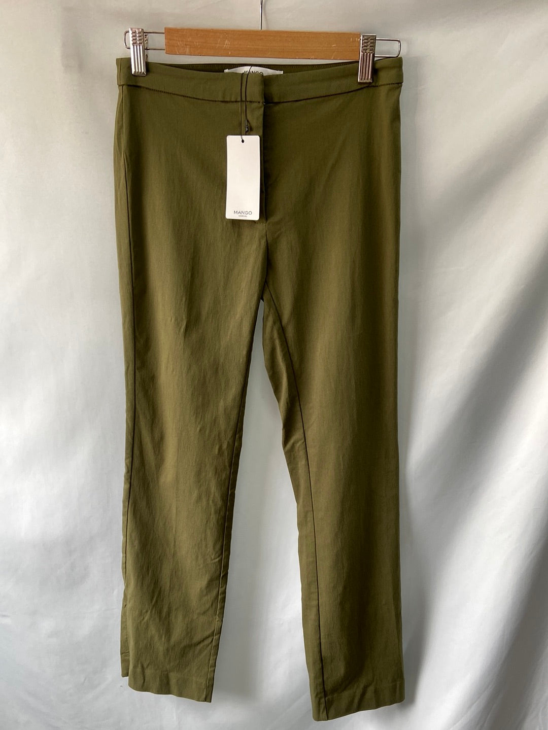 MANGO. Pantalón verde talla 38