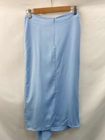 BY CLÉA. Falda midi azul volante (36,38,40)