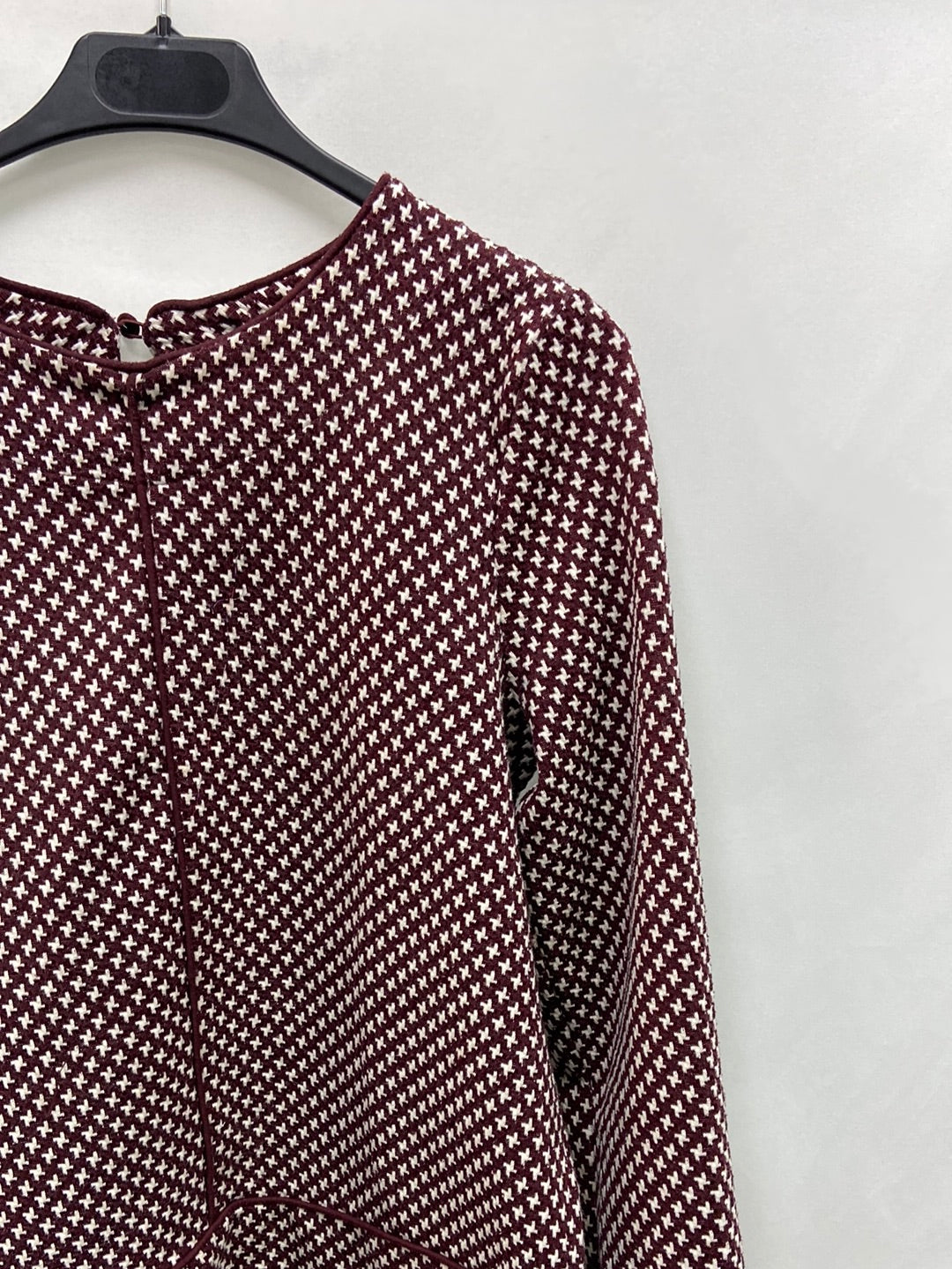 SFERA. Top jaspeado burdeos T.S