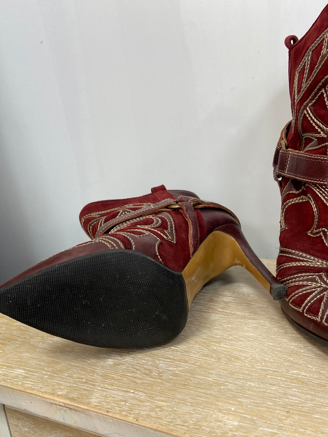 ISABEL MARANT.Botas burdeos bordadas T.39