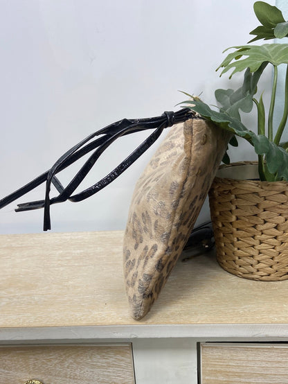 LEFTIES.Cartera de mano animal print mediana