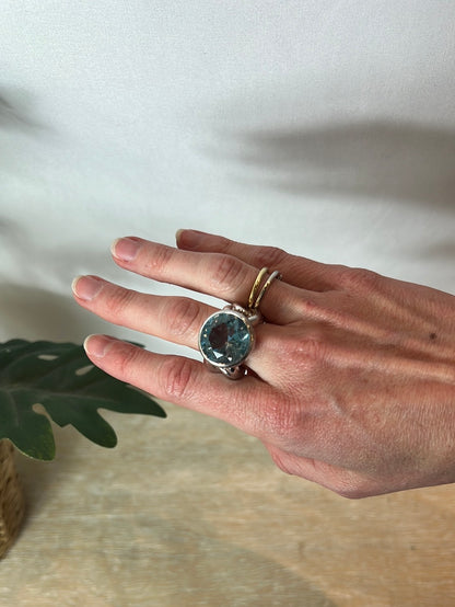 PIANEGONDA. Anillo plateado piedra