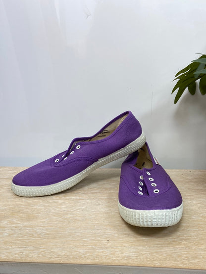 VICTORIA. Purple canvas sneakers size 38