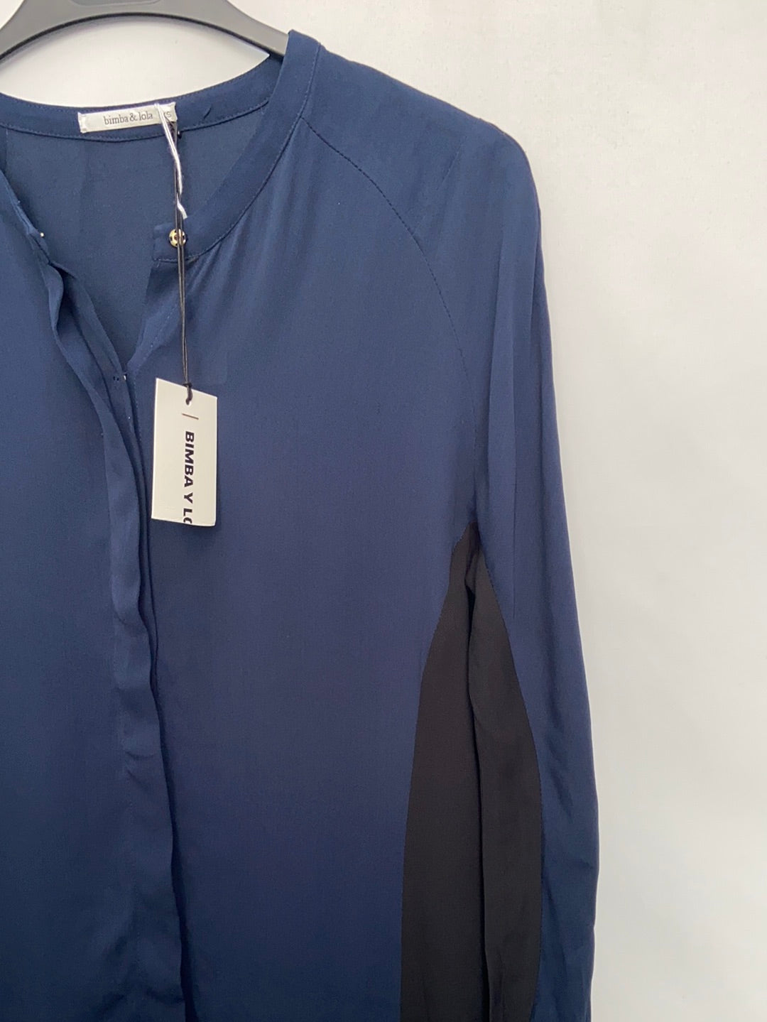 BIMBA Y LOLA. Camisa larga T.xs