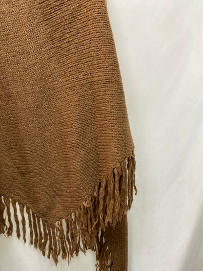 OTRAS. Toquilla de lana beige