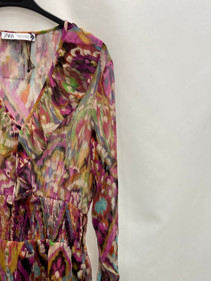 ZARA.Vestido corto multicolor T.M