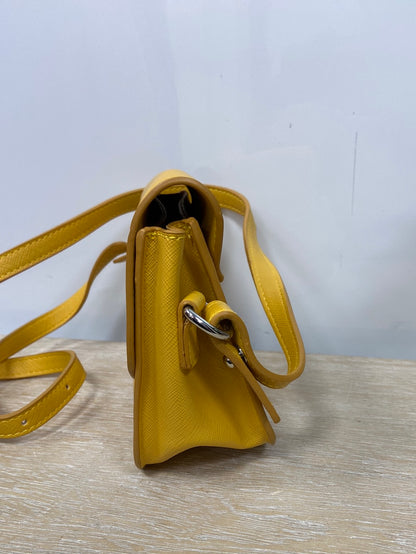 ZARA. Bolso mini amarillo