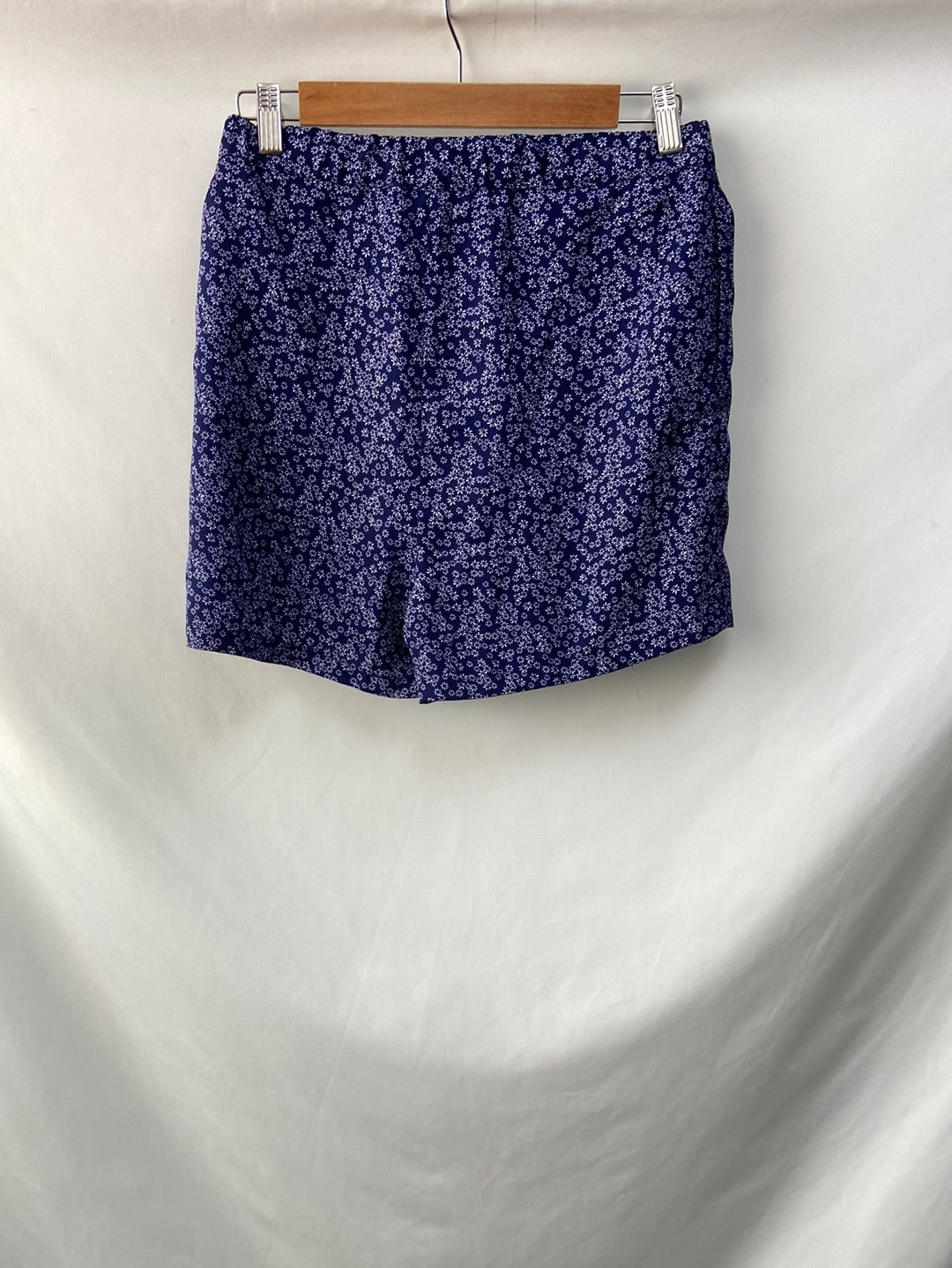 STRADIVARIUS. Shorts flores T. S