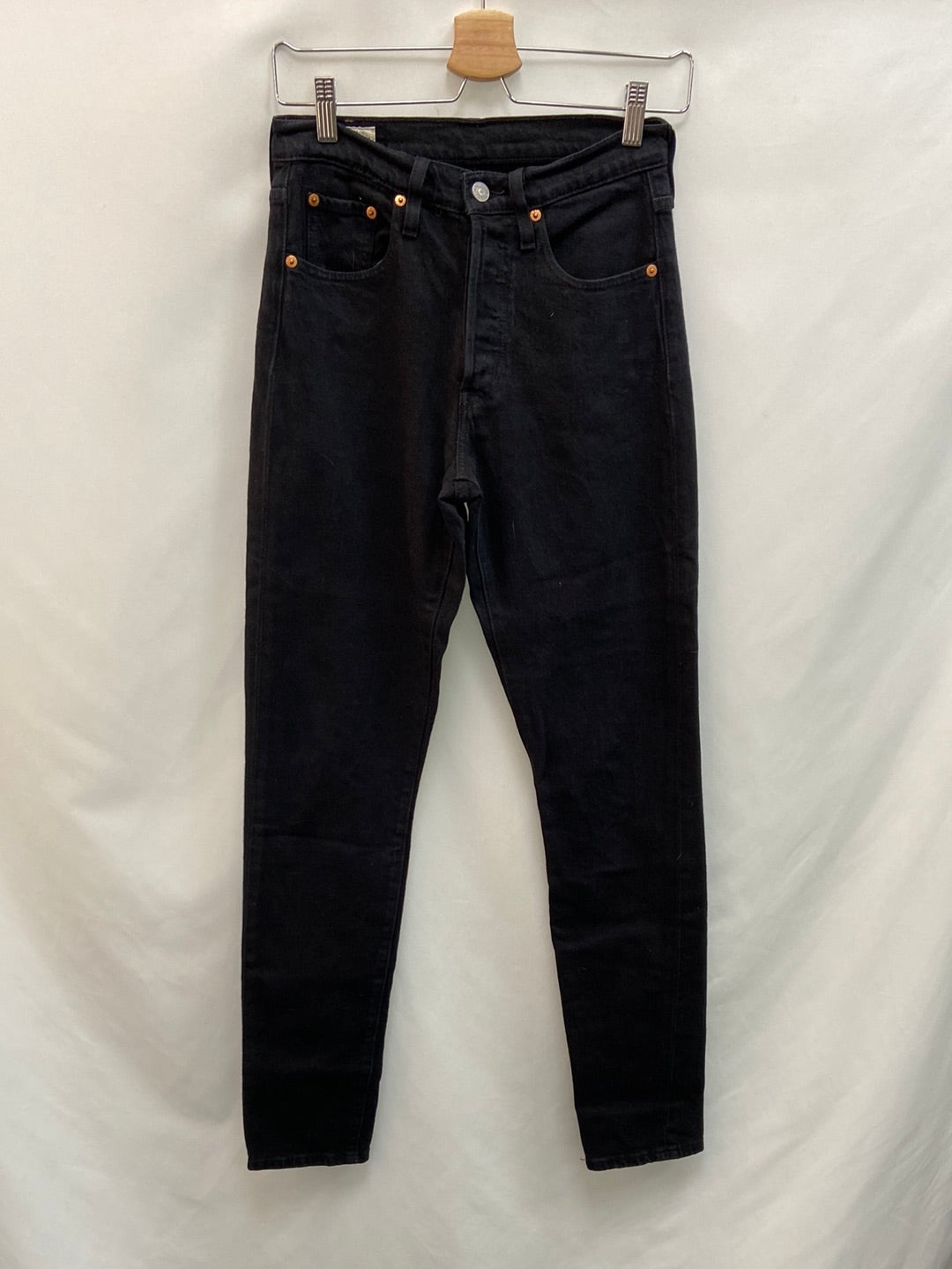 LEVIS. Pantalón negro básico T.34/36
