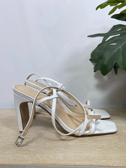 PIMKIE. Sandalia blancas T.38