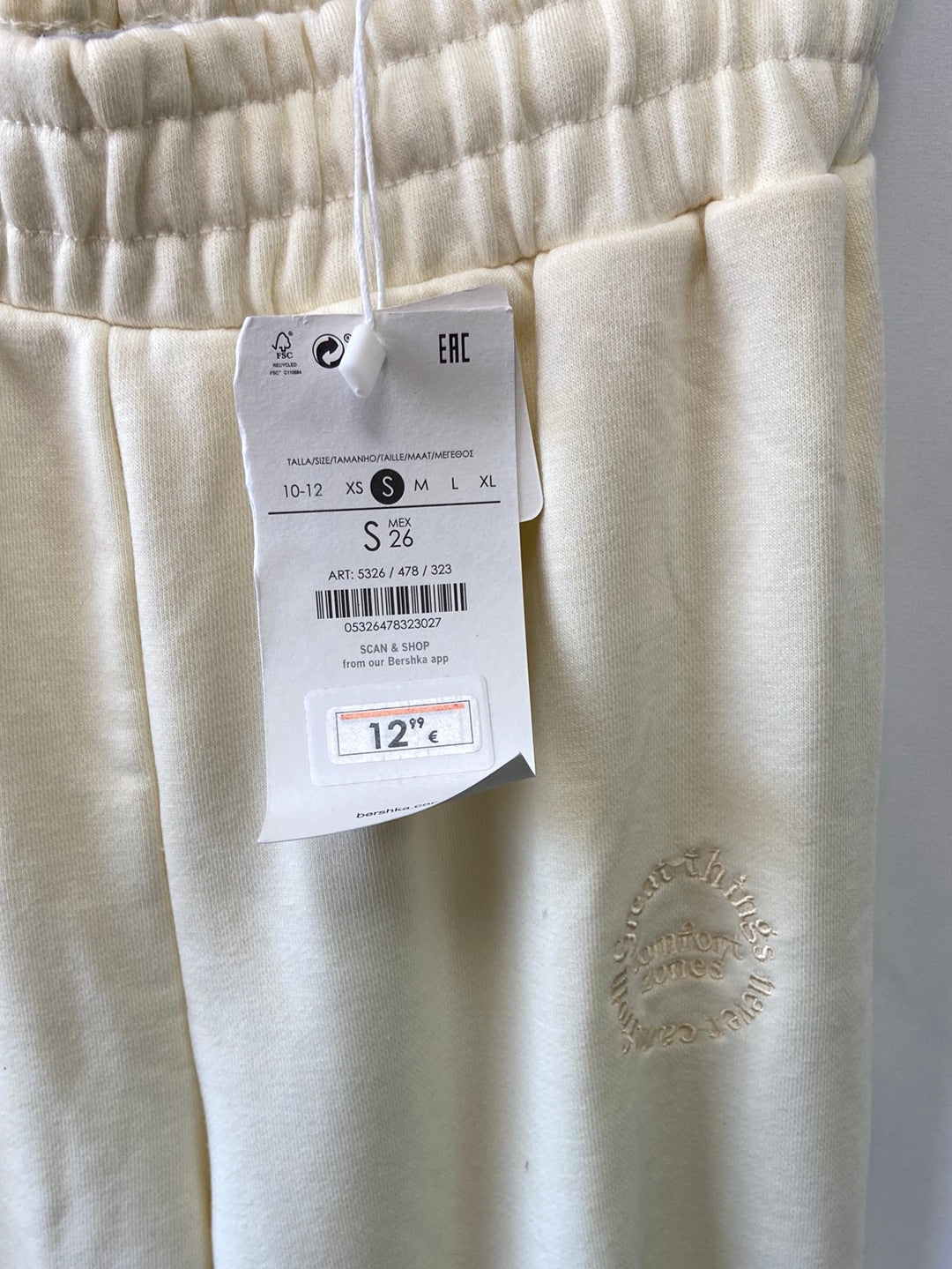 BERSHKA.Pantalones jogger beiges T.s