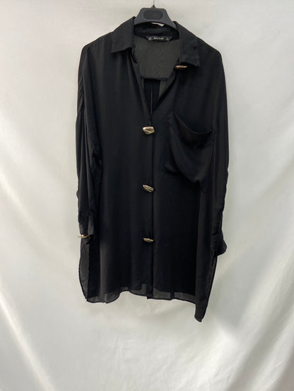 MarketZARA.Blusa negra botones dorados T.S (TARA)
