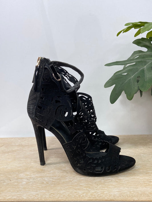 ZARA. Die-cut sandal size 38