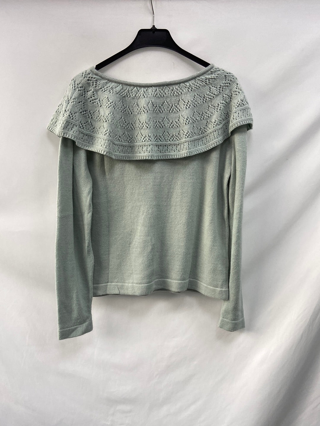 MI CANESÚ. Jersey verde pastel cuello troquelado T.m