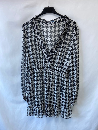 OTRAS.Top gasa pata de gallo T.48